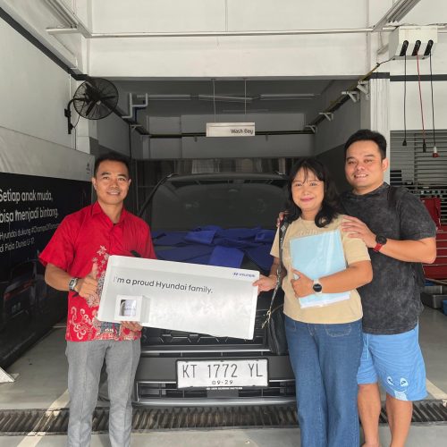 ANING YULISTIA DAN SALES