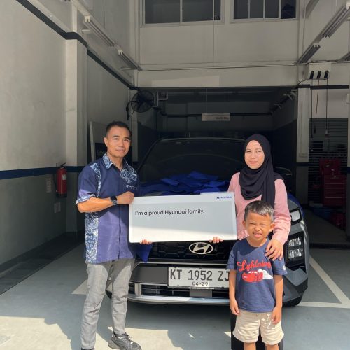 SRI WAHYUNI DAN SALES