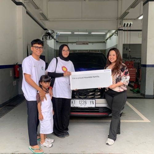 YUNICA SOYBATUL ASLAMIAH DAN SALES